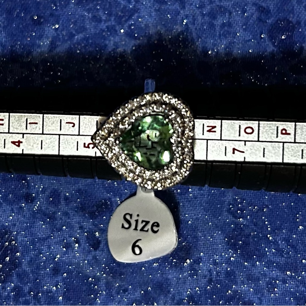 New Green Heart Halo Ring - Size 6